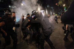 В Мексике протестующие требуют отставки президента