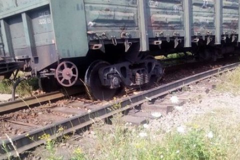 В Житомирской области сошел с рельсов грузовой поезд