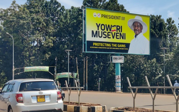 Уганда обирає президента на тлі багатоденного відключення інтернету