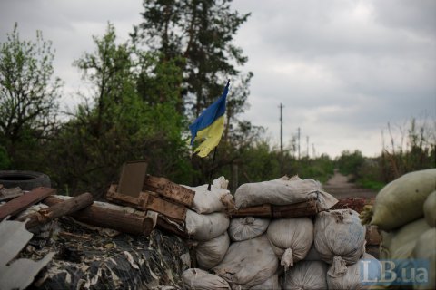 Оккупанты на Донбассе ранили украинского военного около Зайцева