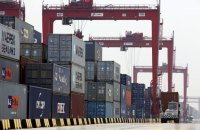 Експорт товарів Китаю вперше перевищив імпорт майже на $1 трлн – попри тарифну війну Трампа