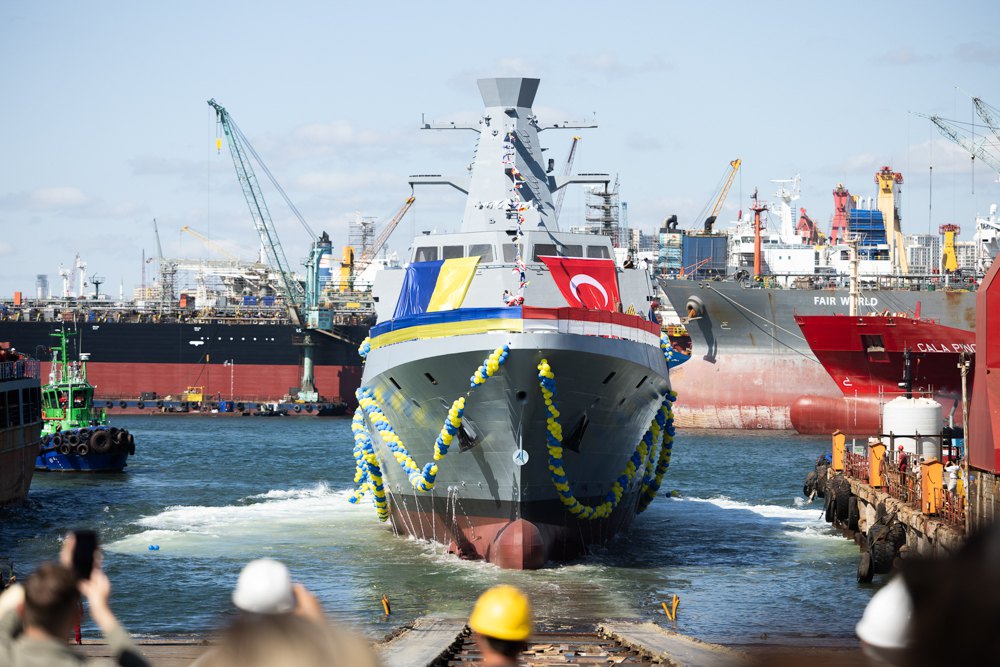 Під час церемонії спуску на воду корвета «Гетьман Іван Виговський»