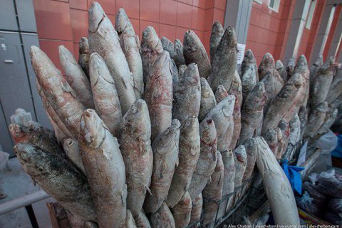 У Києві заборонили продавати в'ялену рибу через отруєння