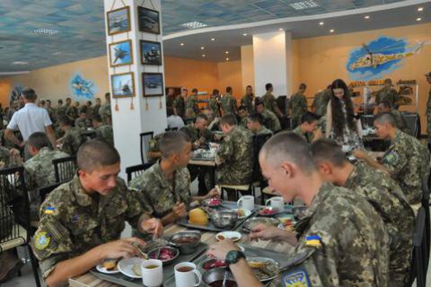 Украинских военных кормят на 75 гривен в день