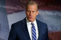 Лідер республіканської більшості в Сенаті Джон Тун попередив Путіна про санкції проти Росії