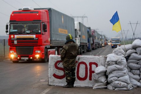 На Донбасс уехали 13 грузовиков гумпомощи от ООН