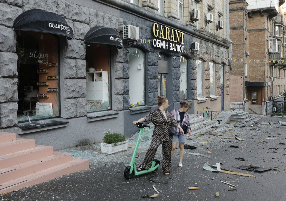 Центр Києва після обстрілів.