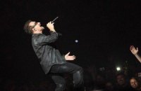Вокалист U2 Боно попал в больницу в Монако