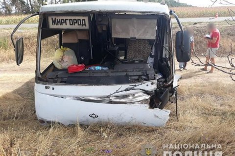 В Черкасской области Daewoo Lanos влетел в маршрутку, трое погибших