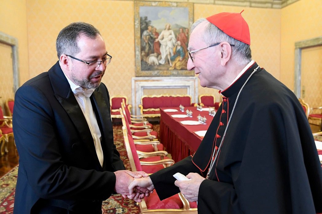 Посол Украины в Ватикане Андрей Юраш и государственный секретарь Ватикана кардинал Пьетро Паролин