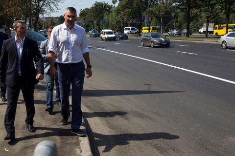 Власти Киева отчитались о завершении ремонта дороги на проспекте Победы