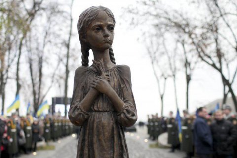 Порошенко і Гройсман звернулися до українців з нагоди Дня пам'яті жертв голодоморів