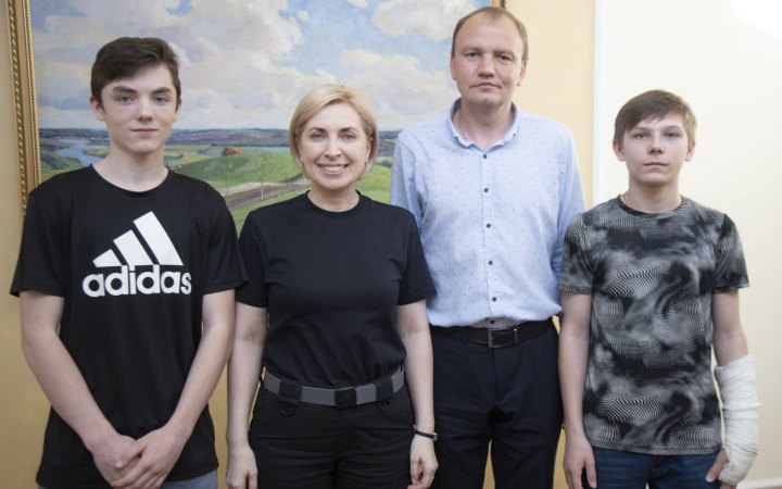 Двох студентів Маріупольського коледжу повернули на підконтрольну Україні територію