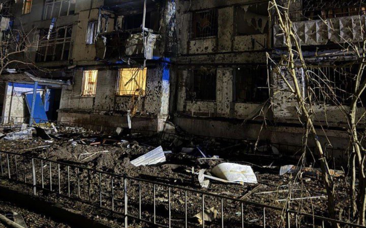 Унаслідок російського обстрілу у Дніпрі постраждали понад десять цивільних