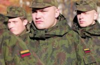Литва затвердила постійний призов до армії