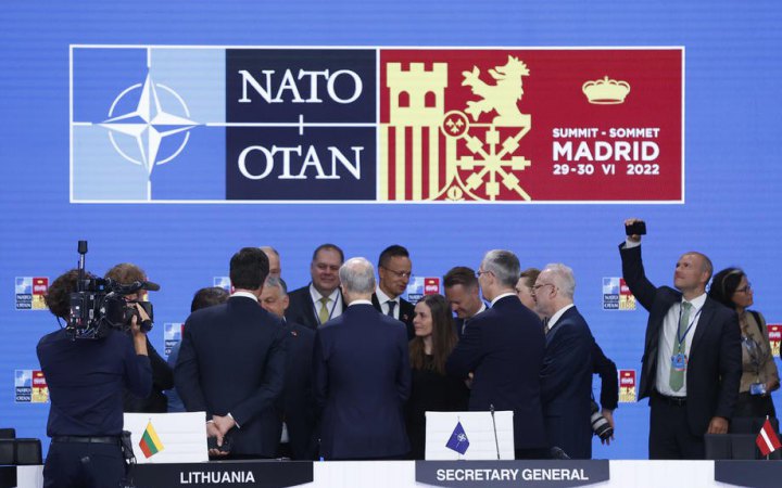 НАТО посилює стримування та оборону на східному фланзі