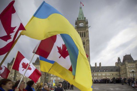 Канада предоставит Украине до 120 млн долларов кредита на фоне противостояния с РФ 