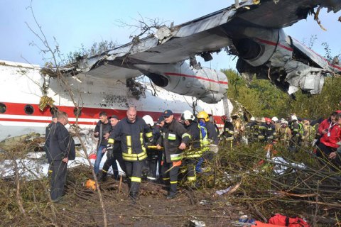 Возле Львова из-за крушения самолета Ан-12 погибло пять человек (Обновлено)