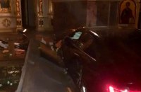 В Тернополе автомобиль въехал в кафедральный собор УГКЦ, повреждена плащаница