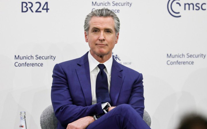 Bloomberg: губернатор Каліфорнії Ньюсом під час Мюнхенської конференції заявив про "тимчасовість Трампа"  