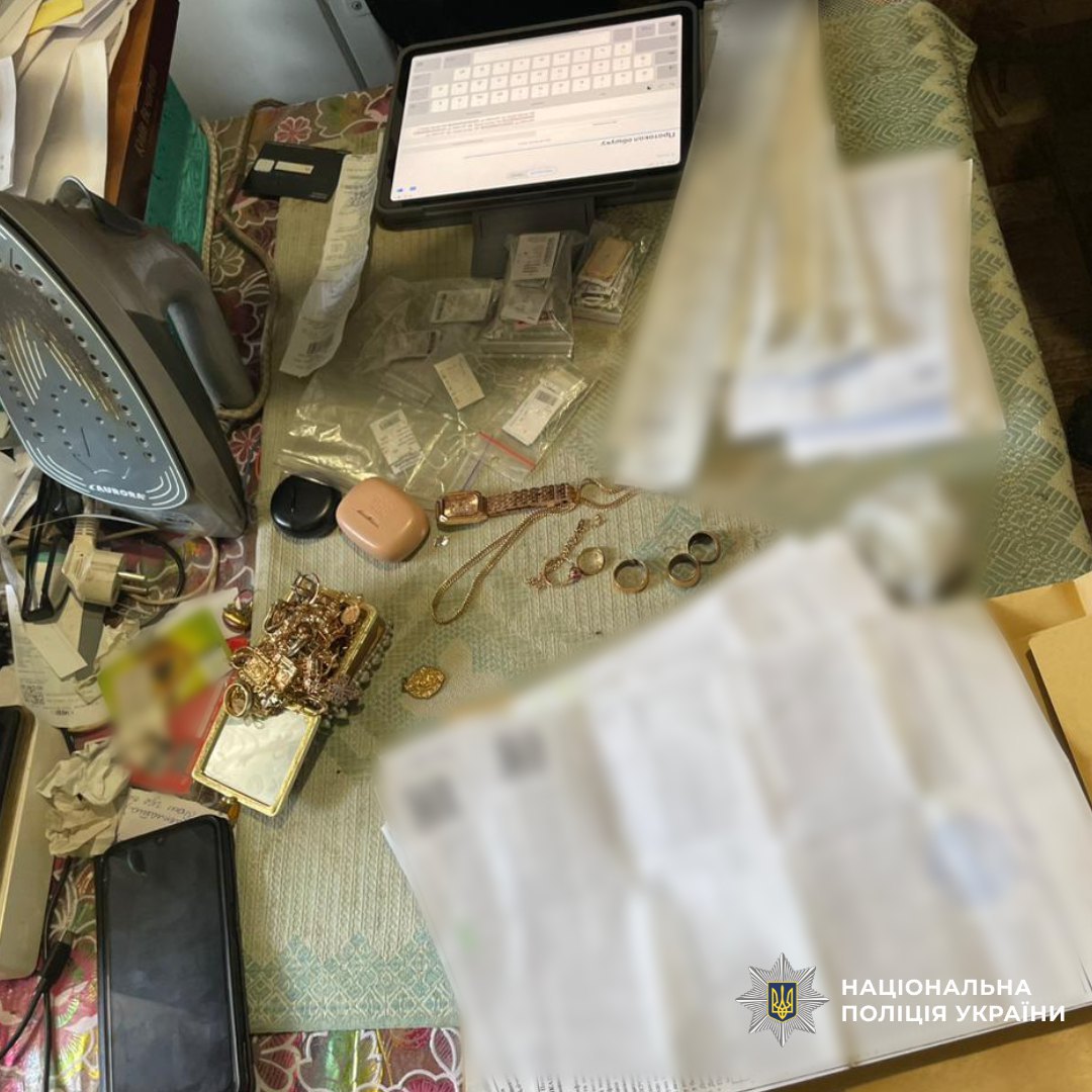 Поліція підозрює працівницю моргу на Харківщині у викраденні золотих прикрас з тіл загиблих захисників України