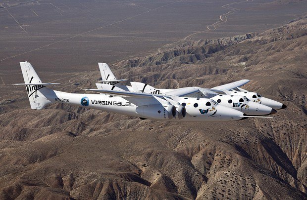 SpaceShipTwo на самолете-носителе