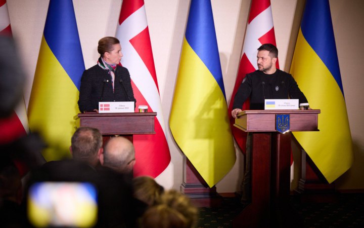 Зеленський і прем'єрка Данії обговорили постачання танків для України