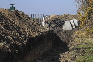 Первую полосу обороны на Донбассе построили на 85%