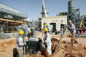Саудовская Аравия резко сократила добычу нефти