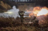 Тижнева кількість бойових зіткнень незначно зменшилася, але на деяких напрямках Росія атакувала активніше