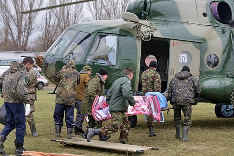 Один військовий загинув, дев'ять отримали поранення і травми в п'ятницю на Донбасі