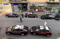 У Неаполі під час пограбування банку злодії утримували 25 людей у заручниках