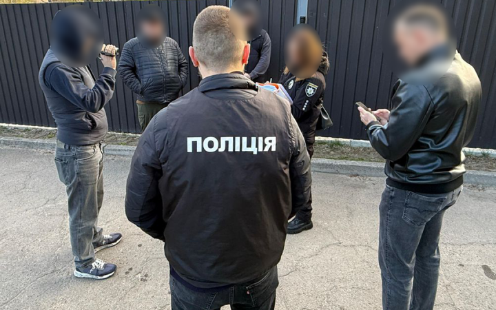 Правоохоронці повідомили про викриття схем на закупівлі дров для ЗСУ. Збитки – 100 млн грн