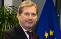 Еврокомиссар Хан призвал ЕС как можно скорее утвердить механизм приостановки "безвиза" 
