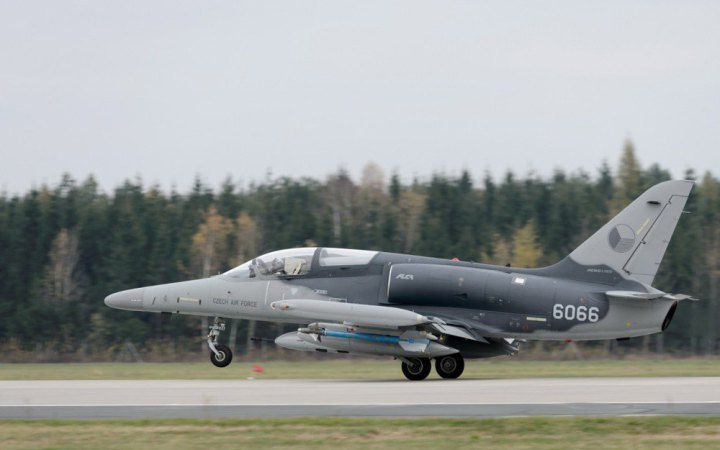 Армія Чехії готова передати Україні винищувачі L-159