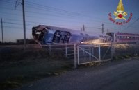 ​В Италии сошел с рельсов скоростной поезд, погибли два человека
