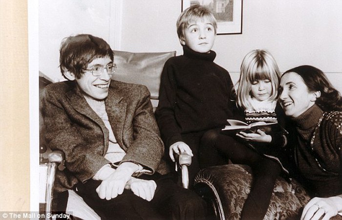 Хокинг с семьей, 1970.