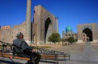 Узбекистан введе податок на туристів
