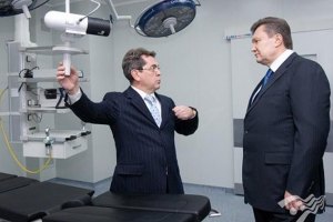 Реформа здравоохранения топчется на месте, - Янукович