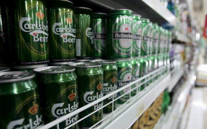 Carlsberg теж продає свої заводи в Росії. Йому належить найбільша пивна компанія РФ