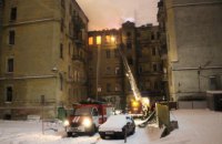 В Киеве загорелся дом на Хмельницкого, где два года назад произошел обвал с погибшими