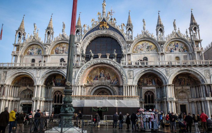 Венеція для туристів-"одноденок" стала платною