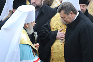 ​УПЦ МП просит Януковича предоставить ей право юридического лица