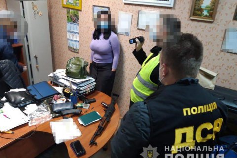 Нацполиция задержала в Киеве нотариуса на взятке почти 1,2 млн грн