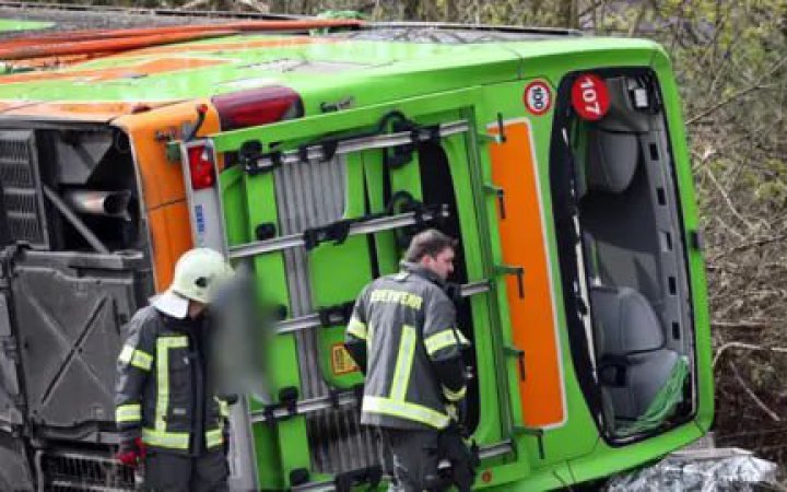 Серед постраждалих в аварії автобуса в Німеччині були українці