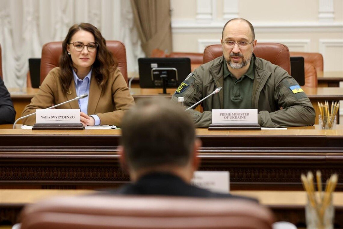 Прем'єр-міністр Денис Шмигаль і перша віцепрем'єрка — міністерка економіки Юлія Свириденко