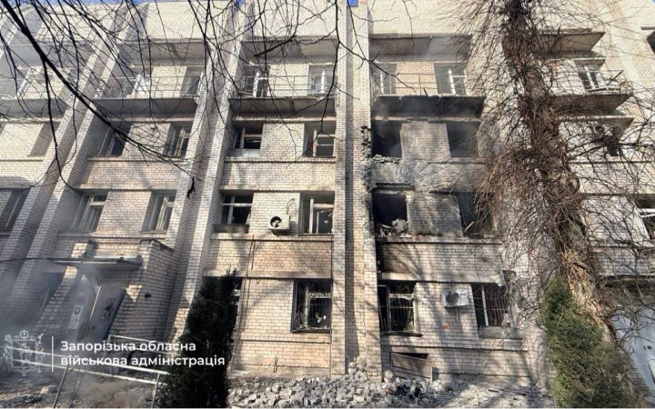 Росіяни завдали удару по пологовому будинку Запоріжжя, є поранені