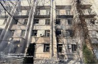 Росіяни завдали удару по пологовому будинку Запоріжжя, є поранені