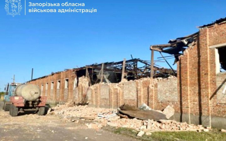 Росіяни атакували аграрне підприємство у Запорізькій області
