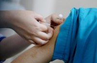 В Украине прививки от ковида получили уже 62 083 человека
